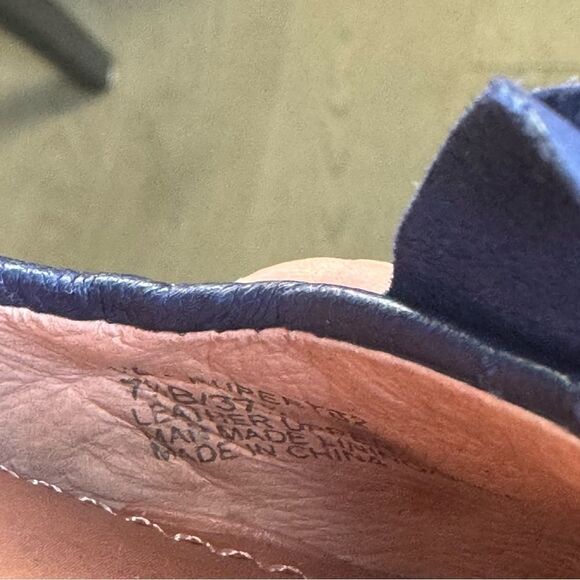 Vince Camuto Blueberry Leather Cone Heels Pumps Rosette Detail Women’s Size 7.5B - Picture 6 of 12